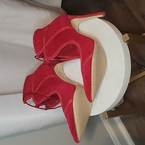 Gianni Bini,8.5 US, Red - Picture 3 of 4
